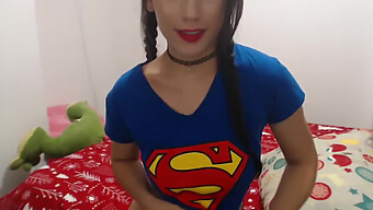 Busty Cam Babe Masturboi Kameran