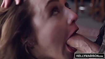 Kelly Madisons Søster Ryan Madison Lærer Rosalyn Sphix Hvordan Hun Kan Få En Creampie