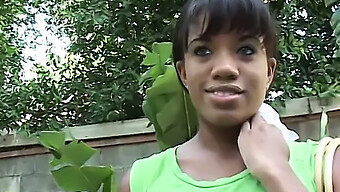 18+ สาว Ebony Bitch ได้รับการเลียควยและเย็ดหีแบบ Hardcore