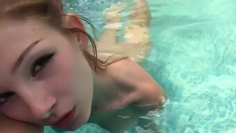 Mädchen Masturbiert Im Pool: Ein Heißes Video