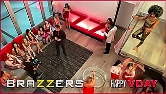 Междурасова Оргия С Големи Цици И Големи Гърди - Brazzers