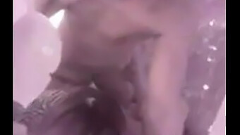 Adolescente India (18+) Se Vuelve Loca En Este Video De Sexo Grupal