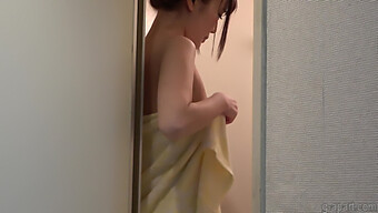 18+ Japanese Girl Sarina Kurokawa Takes A Shower On Cam