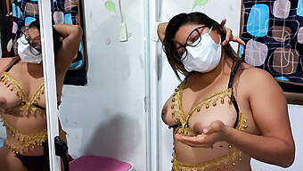 La India De Tetas Grandes Se Pone Traviesa En Público Antes De Ser Follada