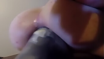 Bermain Dildo Besar Pacar Dalam Video Fisting Anal