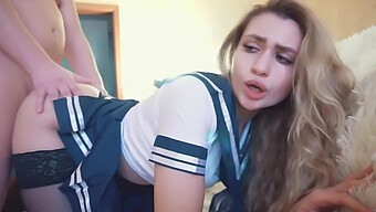 La Studentessa Di Lusso Mur Cavalca Il Suo Cazzo In Questo Video Hot