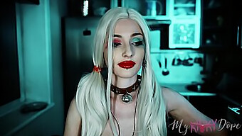 18-Year-Old Harley Quinn'S Cosplay Masturbation