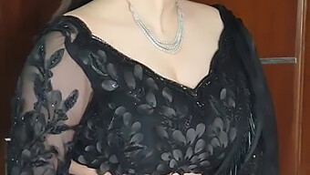 गरम Milf नॉटी हो जाती है।