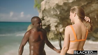 ¡una Gran Polla Interracial Recibe Una Corrida Facial Por Detrás!