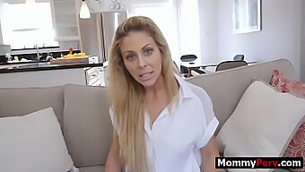 Tabuizovaný Sex Cherie Deville Se Svým Nevlastním Synem