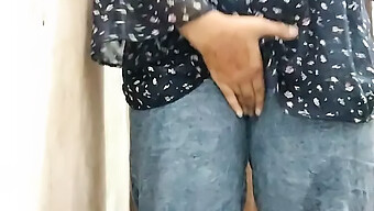 Watch This Indian College Girl In A Solo Session