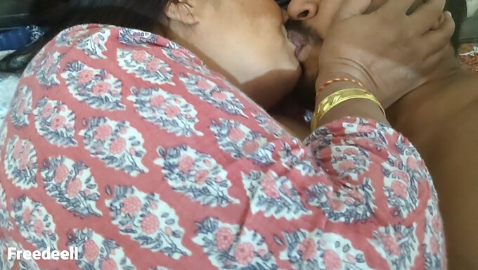 Desi Milf With Big Boobs Gets Creampied