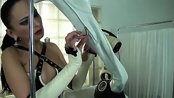 Joaca Cu Latex A Stapanei Germane Bdsm In Hd