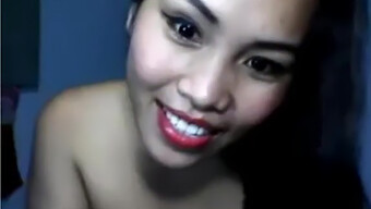 Filipina Girl Gets Nasty On Webcam