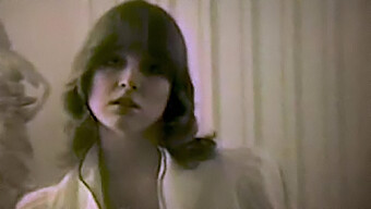 Rutinitas Tarian Gadis Klasik Dalam Video Tahun 80-An Vintage