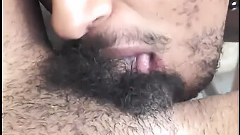 Haariges Ebonyluder Gibt Ihrem Lehrer Einen Blowjob Und Bekommt Eine Gesichtsbesamung