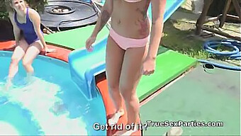 Tini (18+) Bikini Csajok Egy Csoport Srác Által Megdugva